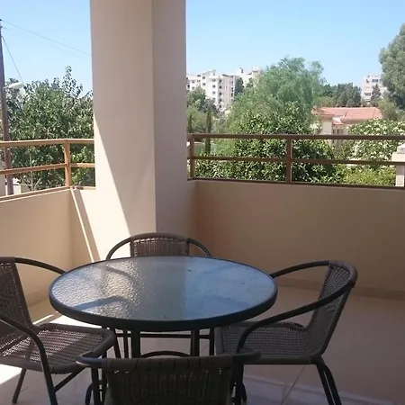 Rezial * لارنكا