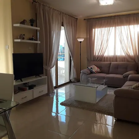 Rezial شقة